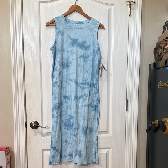 Dresses & Skirts - Old Navy size medium tall, blue tie-dye maxi dress NWT